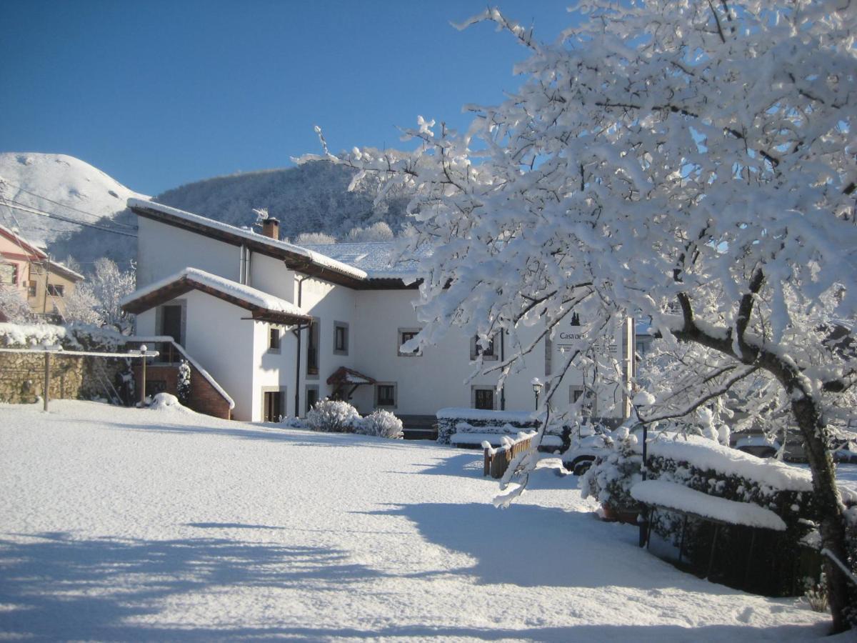 Casa De La Montana Albergue Turistico Guest House Avin Exterior photo