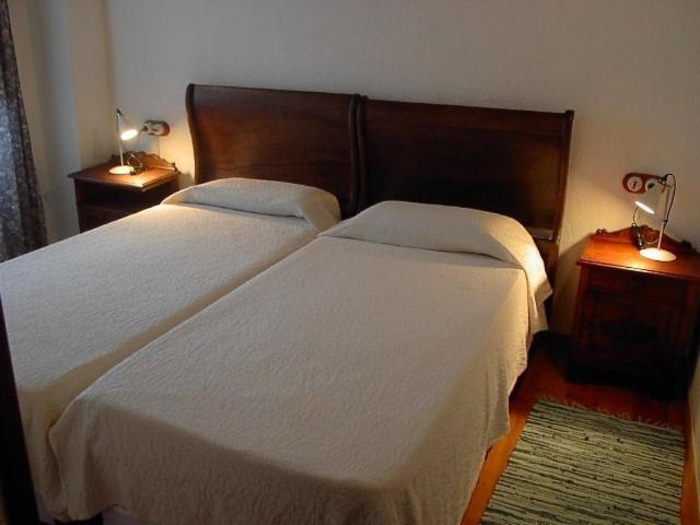 Casa De La Montana Albergue Turistico Guest House Avin Room photo